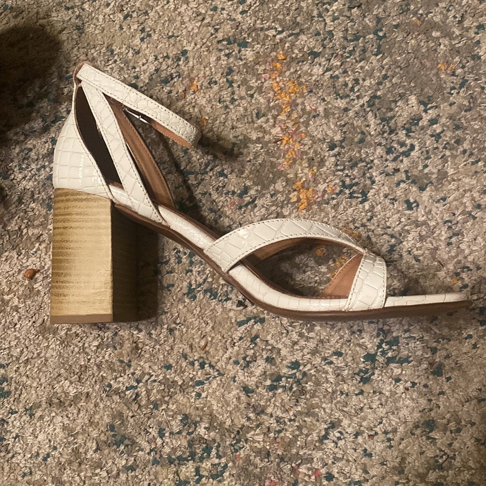 NWT Crevo Off White Real Leather Heeled Sandals 9 - Picture 3 of 8